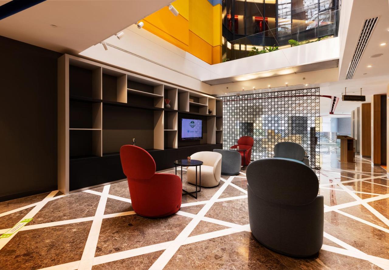 Ibis Styles Istanbul Merter Bagian luar foto The lounge at the airport