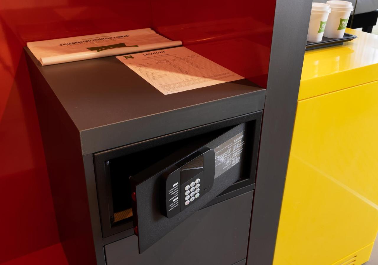 Ibis Styles Istanbul Merter Ruang foto A safe