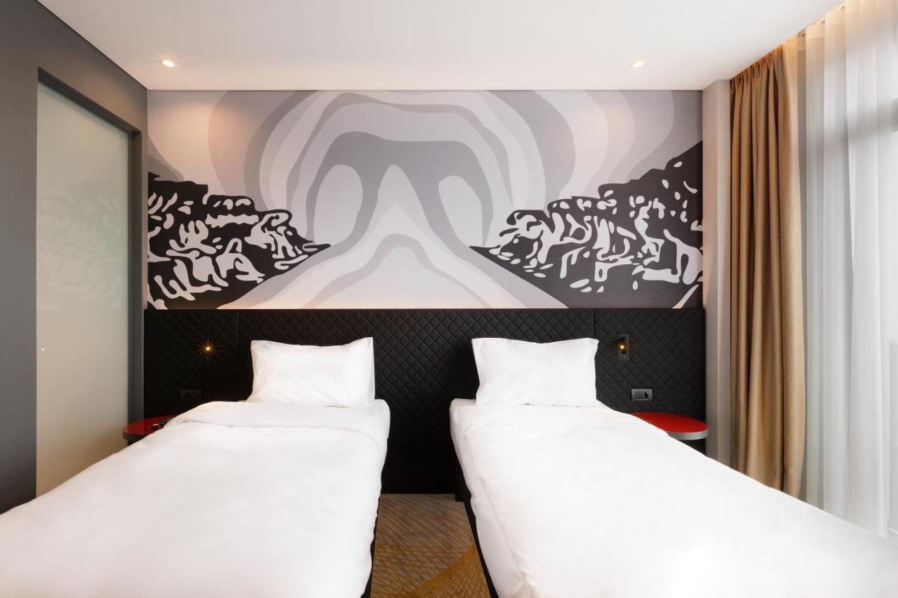 Ibis Styles Istanbul Merter Bagian luar foto A room at the hotel