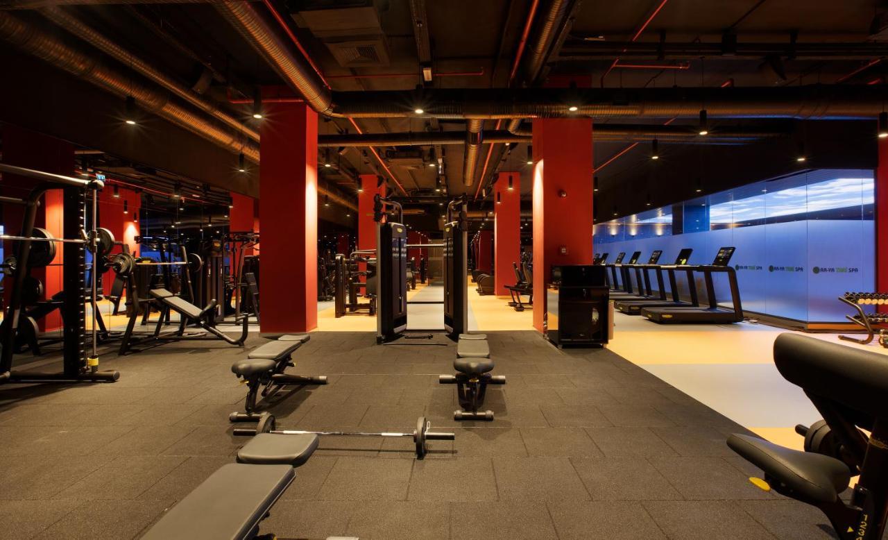 Ibis Styles Istanbul Merter Bagian luar foto The gym at the hotel