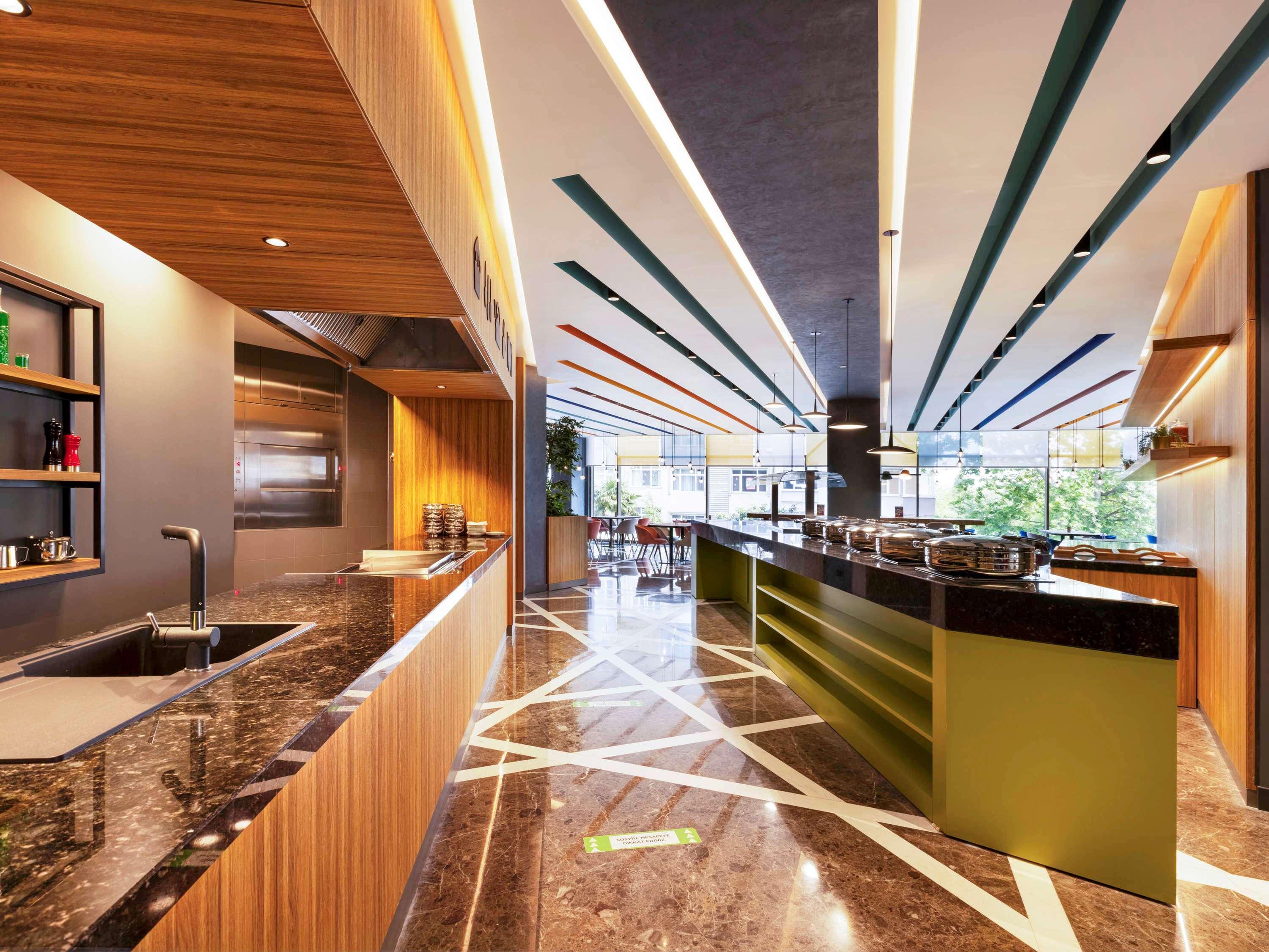 Ibis Styles Istanbul Merter Bagian luar foto The kitchen