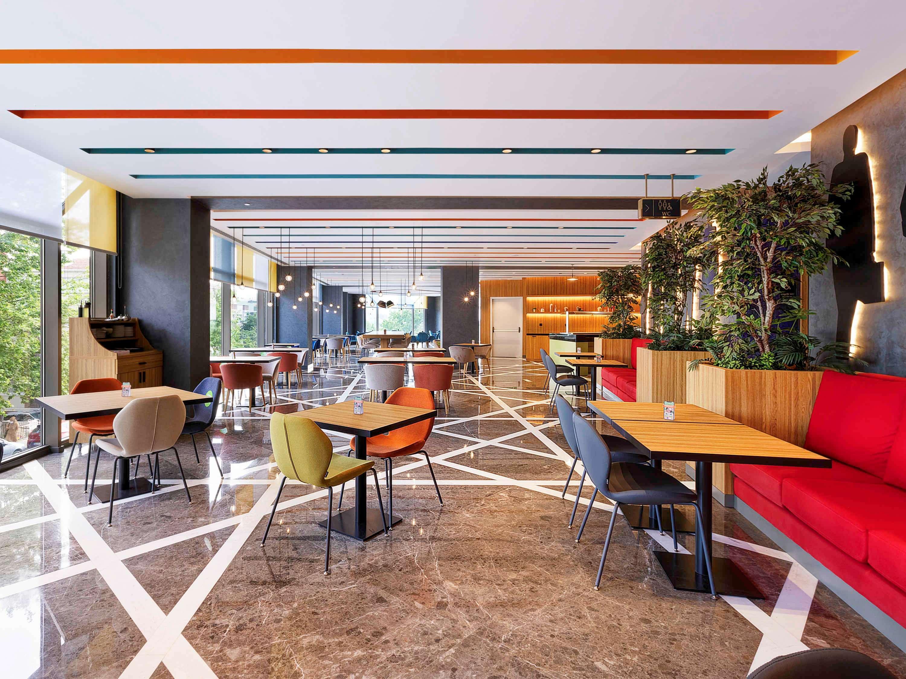 Ibis Styles Istanbul Merter Bagian luar foto The lounge at the airport