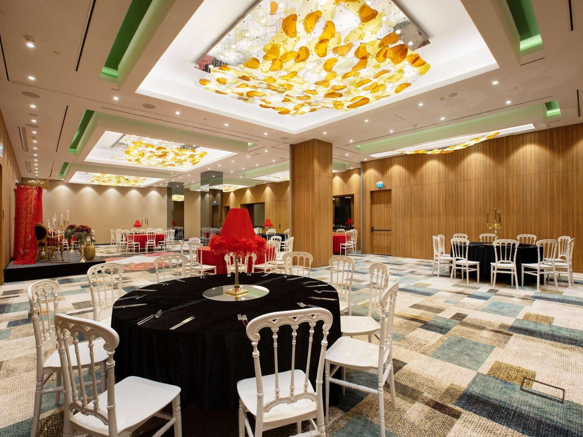 Ibis Styles Istanbul Merter Bagian luar foto The ballroom